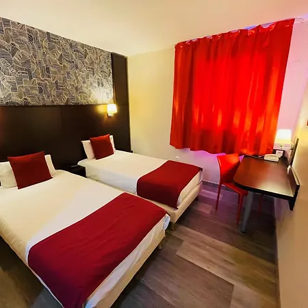 Restaurant Kyriad Direct Nord - Zenith - Toison D'or מלון