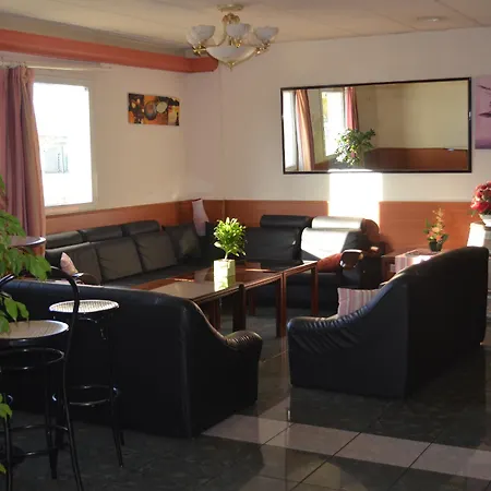 Restaurant Kyriad Direct Nord - Zenith - Toison D'or 2*