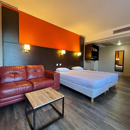 Restaurant Kyriad Direct Nord - Zenith - Toison D'or Hotel