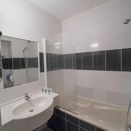 Restaurant Kyriad Direct Nord - Zenith - Toison D'or 2* Dijon