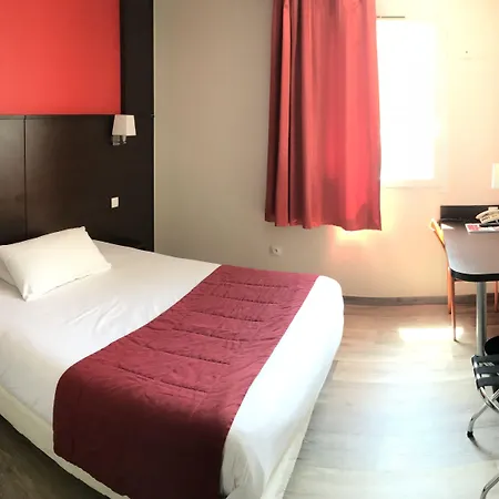 Restaurant Kyriad Direct Nord - Zenith - Toison D'or מלון 2*