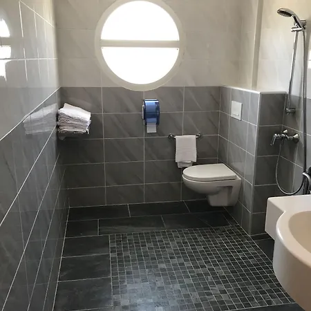 Restaurant Kyriad Direct Nord - Zenith - Toison D'or 2* Dijon