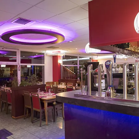 Hotell Restaurant Kyriad Direct Nord - Zenith - Toison D'or