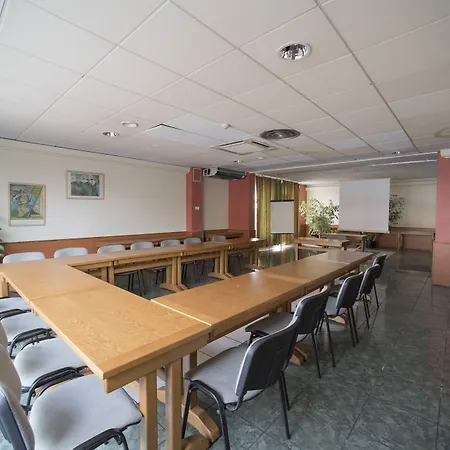 Restaurant Kyriad Direct Nord - Zenith - Toison D'or Hotell Dijon