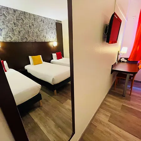 Restaurant Kyriad Direct Nord - Zenith - Toison D'or מלון