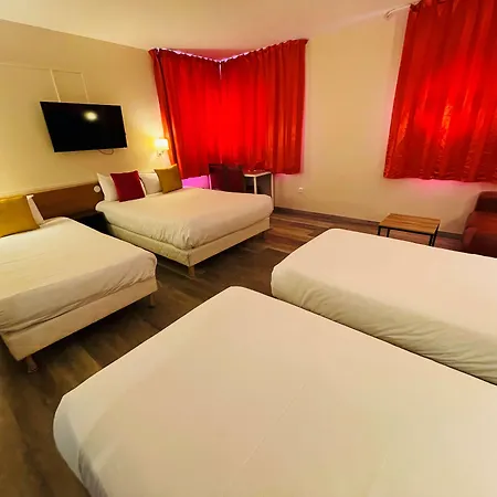 Restaurant Kyriad Direct Nord - Zenith - Toison D'or מלון 2*