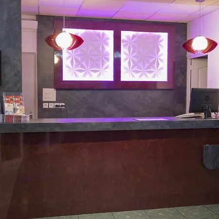 Restaurant Kyriad Direct Nord - Zenith - Toison D'or 2* 第戎