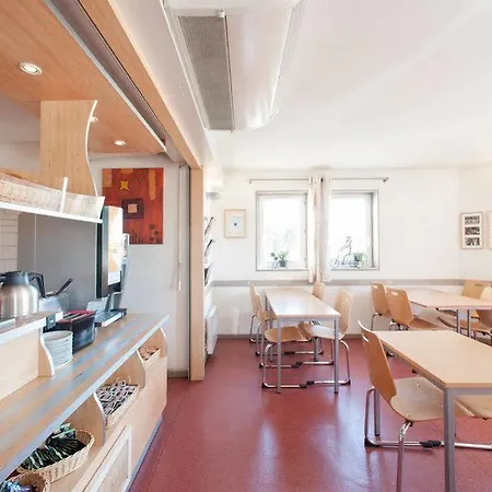 Hotell Restaurant Kyriad Direct Nord - Zenith - Toison D'or 2*
