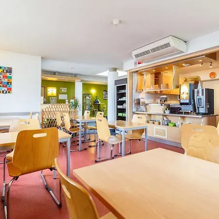 Restaurant Kyriad Direct Nord - Zenith - Toison D'or 2*