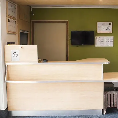 Restaurant Kyriad Direct Nord - Zenith - Toison D'or מלון