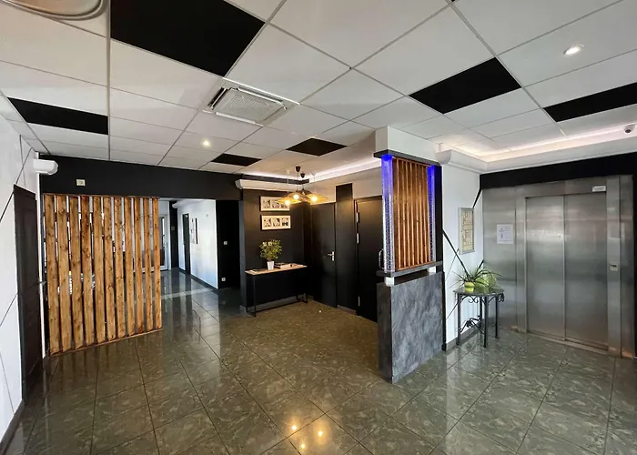 Hotel Restaurant Kyriad Direct Nord - Zenith - Toison D'or 2*