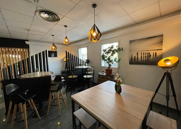 Restaurant Kyriad Direct Nord - Zenith - Toison D'or فندق