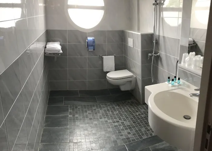 Hotel Restaurant Kyriad Direct Nord - Zenith - Toison D'or